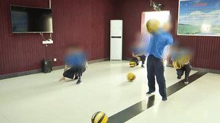 第一次吸毒在17-25岁所占比例,第一次吸毒的年龄