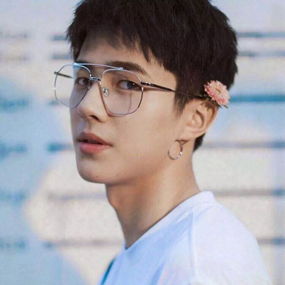 张若昀唐艺昕伴郎刘昊然,唐艺昕张若昀刘昊然当伴郎