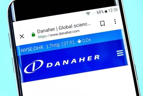 医药健闻周报|罗氏、默克创新中心落地上海;阿尔茨海默症新药在美提交上市申请