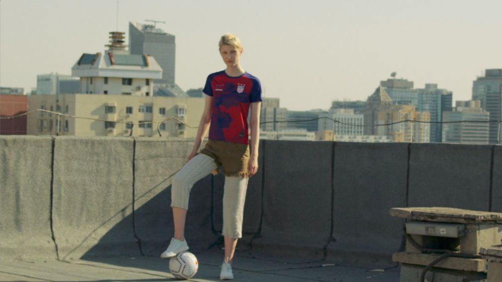 6个以足球元素为核心的搭配|HYPEBAE打造「足球BAE」造型特辑