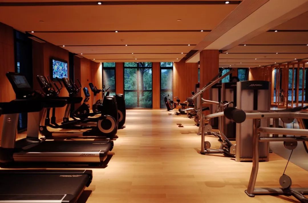 东钱湖康得思酒店康体中心,宁波东钱湖康得思酒店庭院房