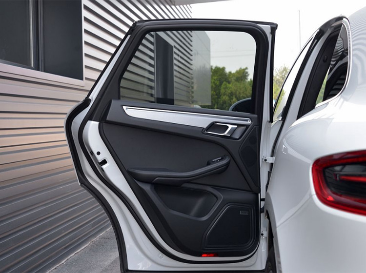 车辆暴晒后怎么散热,夏季车辆暴晒怎么有效降温