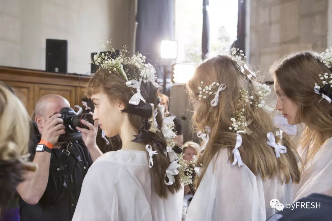 不想上班不想工作只想呆在家里,不想上班不想上学只想混吃等死