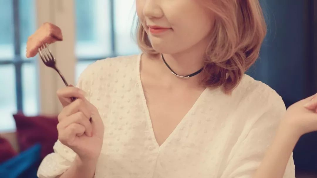 除了帽子还有什么遮挡发际线,除了帽子什么都不戴