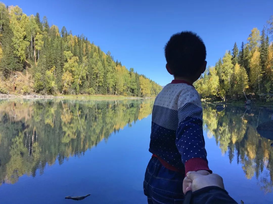 初二休学一年环游世界,夫妻休学带孩子环游世界