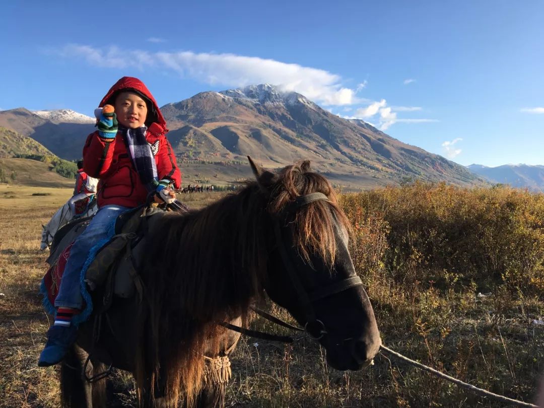 初二休学一年环游世界,夫妻休学带孩子环游世界