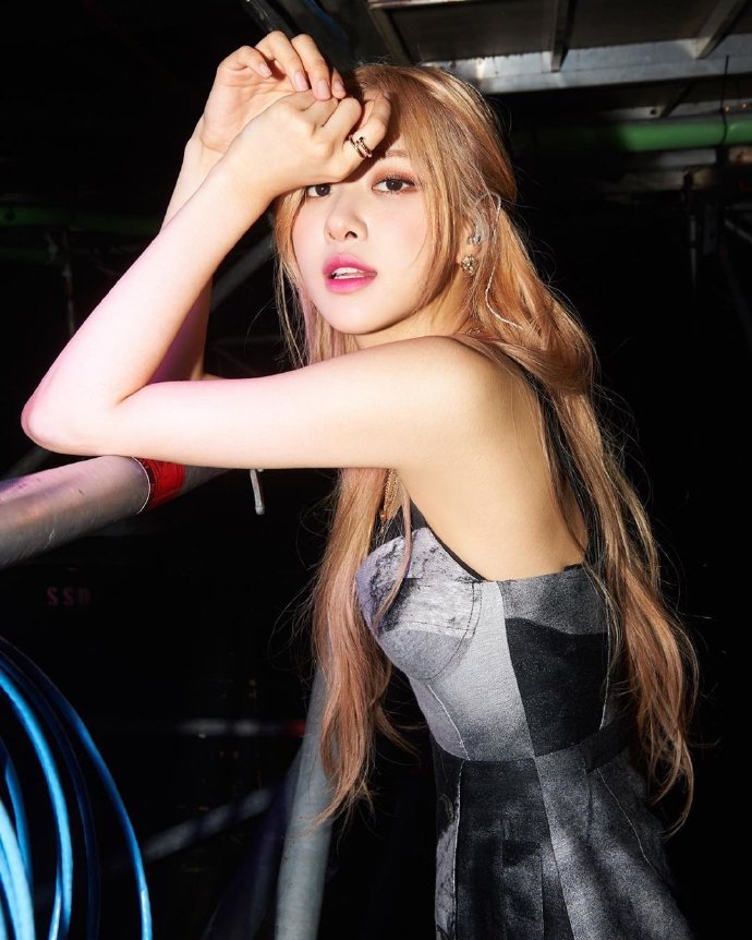 「BLACKPINK」「新闻」190702ROSÉ美颜袭来，对BLINK们说起了情话