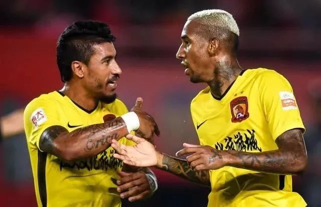 连战连捷恒大半程表现卡帅满意年轻球员爆发归化球员加盟广州恒大面临幸福的烦恼一切围绕2022年世界杯