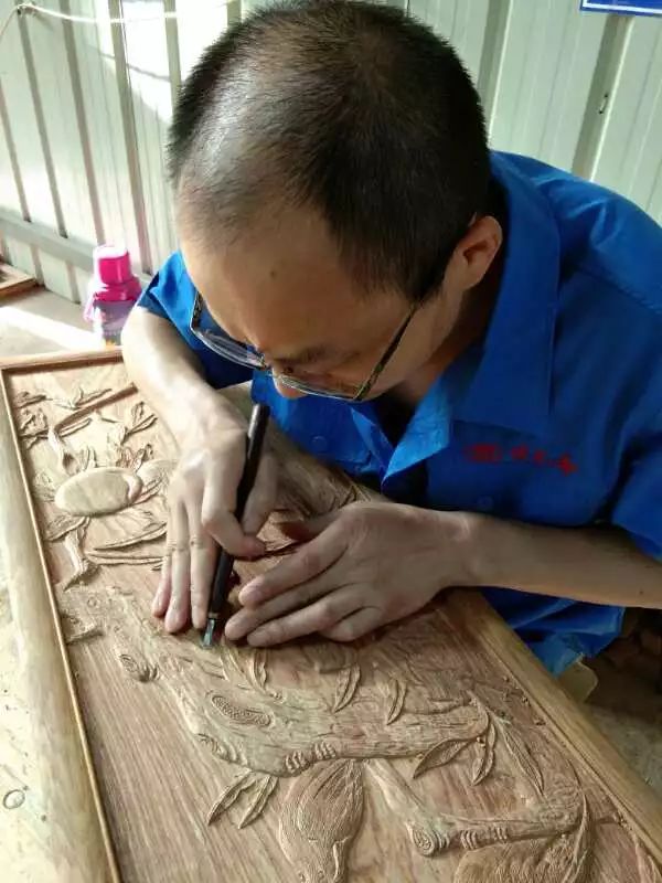 中式古典家具的演绎与传承,木雕创新作品