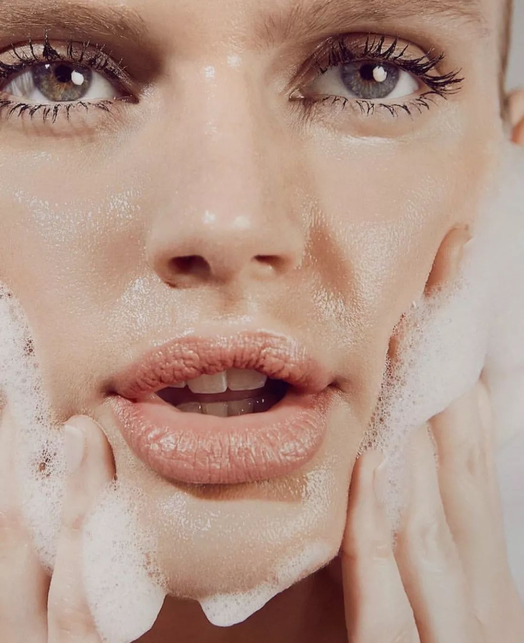 夏季化妆技巧底妆推荐图片,想要妆持久用什么比较好