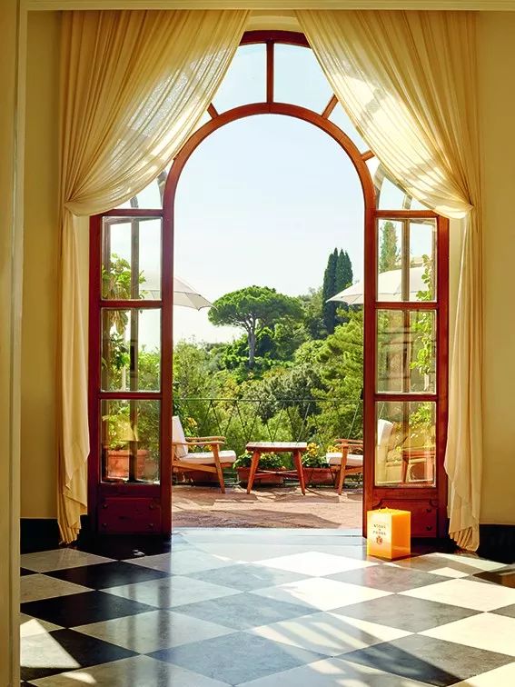 让李佳琦尖叫的热门口红,李佳琦必买的10件东西