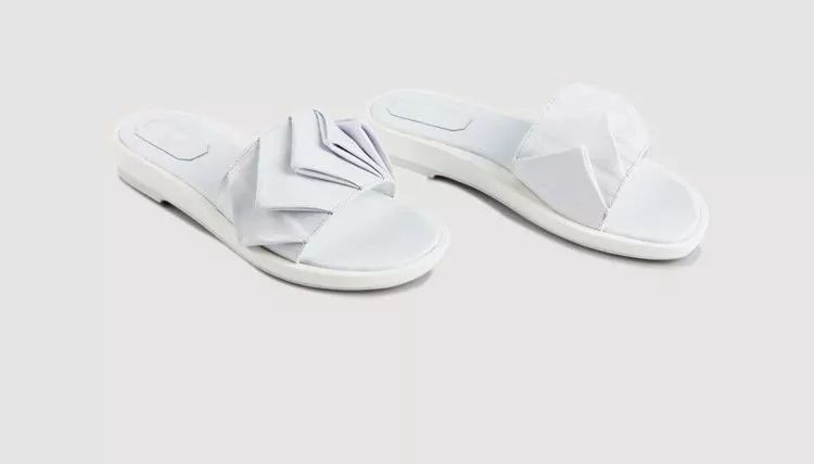 夏天跟裙子搭的凉拖,夏季凉拖配裙子百搭