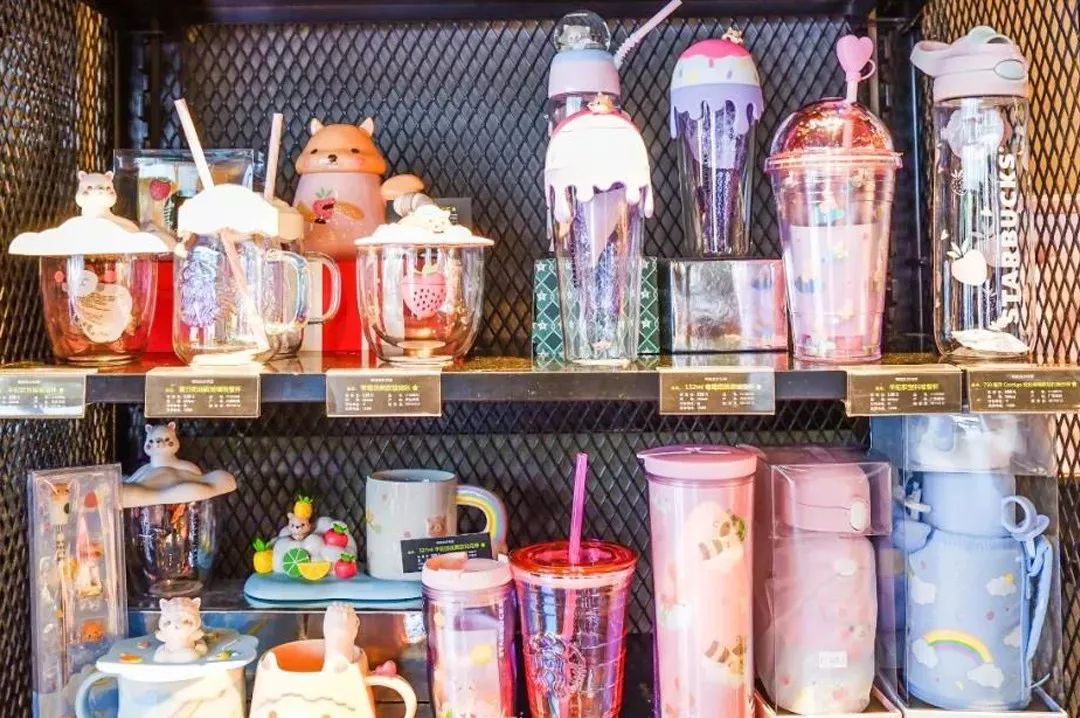 喜茶和星巴克哪个更值得入手,喜茶降价星巴克为什么不降价