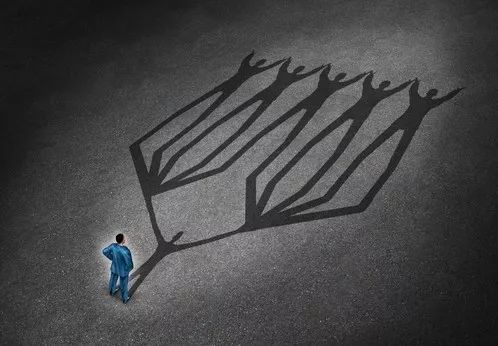 98页PPT，看懂阿里、小米、京东、美团的组织架构和战略变迁