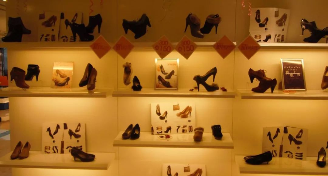 一代鞋王达芙妮是怎么没落的,鞋王达芙妮为何跌下神坛