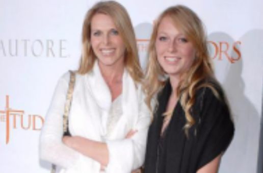 女星加入“*爱性***教邪**”，被迫上传裸照、身上烙印…奴役她们的*教邪**魔头终于要被判刑了！