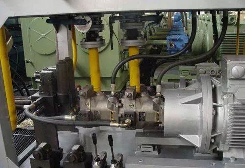 修机器漏油,修举升机漏油