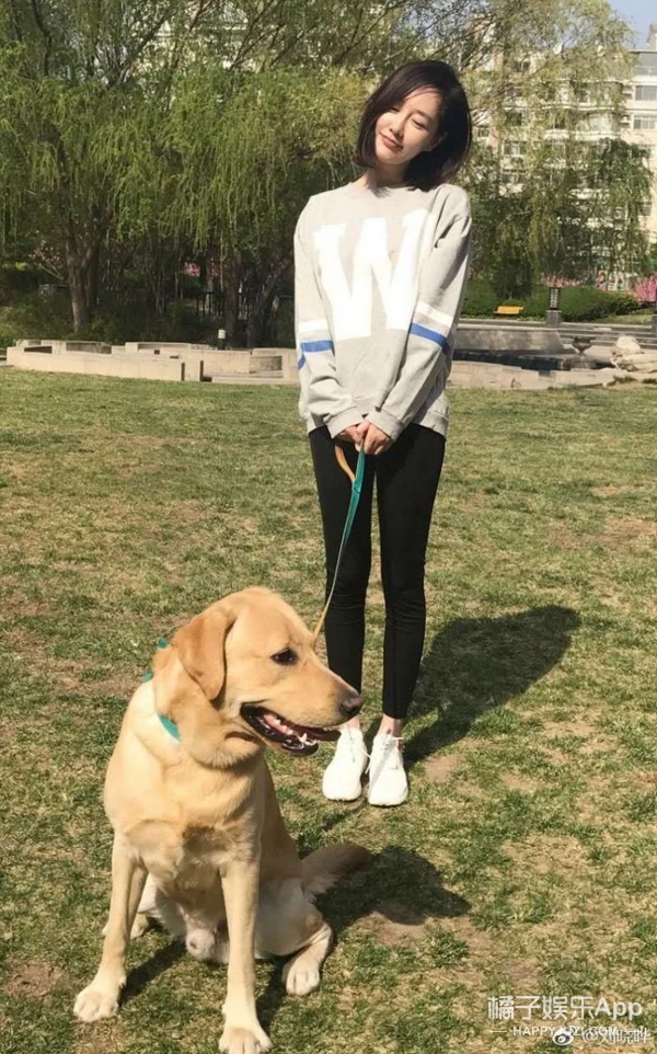 旧版还珠格格中令妃娘娘是谁,新还珠令妃娘娘是谁演的