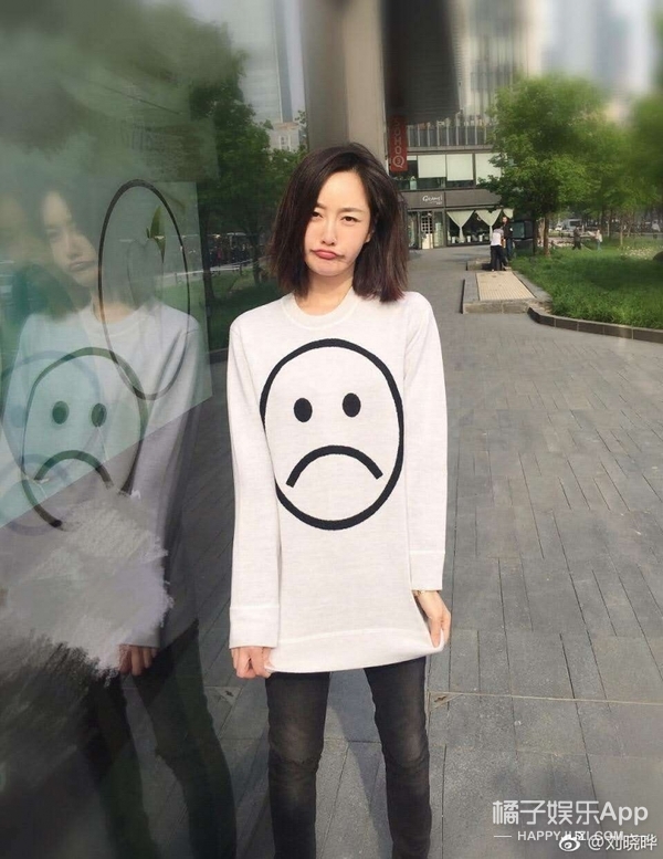 旧版还珠格格中令妃娘娘是谁,新还珠令妃娘娘是谁演的