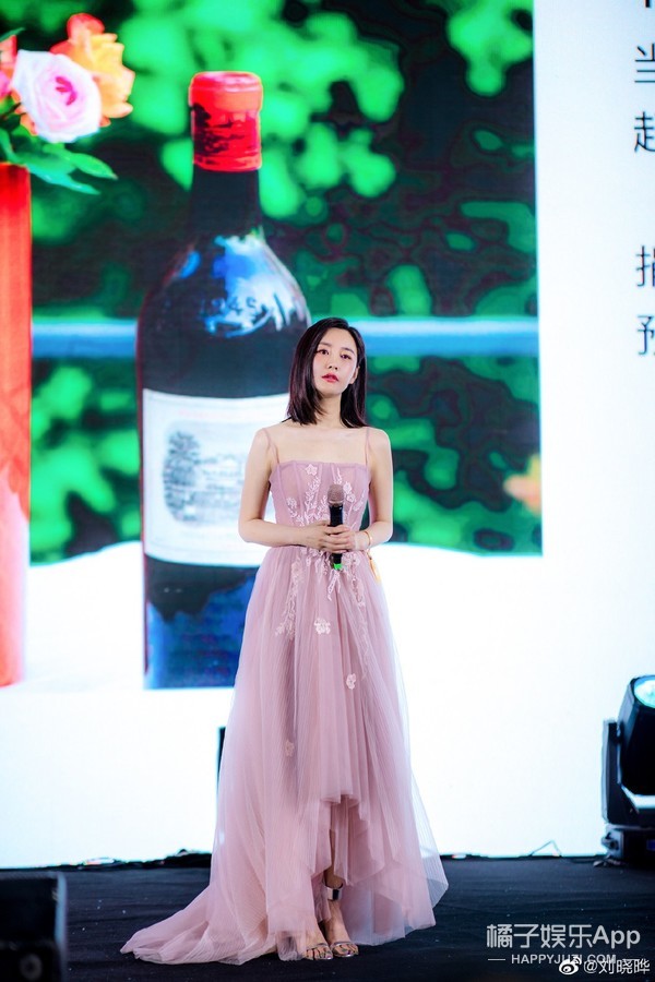 旧版还珠格格中令妃娘娘是谁,新还珠令妃娘娘是谁演的