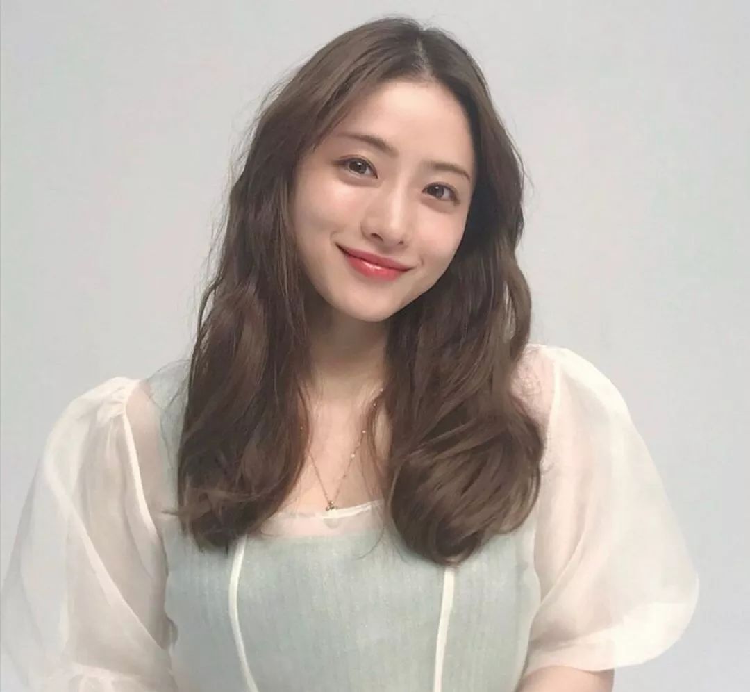 这个美白神器，3分钟让你素颜也能白成牛奶肌