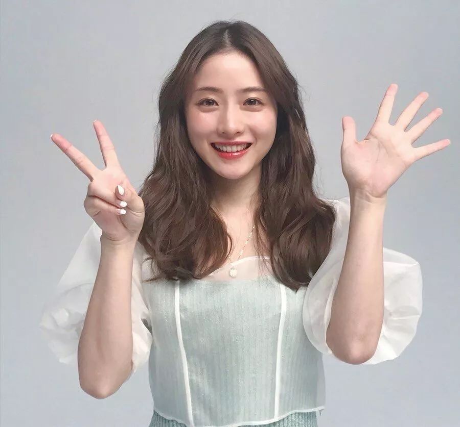 这个美白神器,3分钟让你素颜也能白成牛奶肌