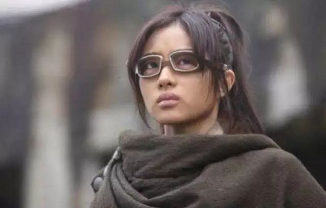 这个美白神器,3分钟让你素颜也能白成牛奶肌