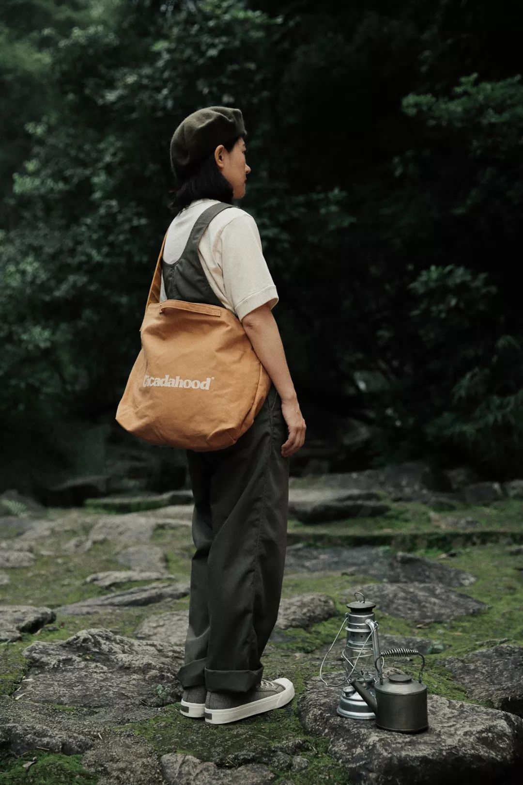 透支信用卡的女孩子,透支买奢侈品的女人