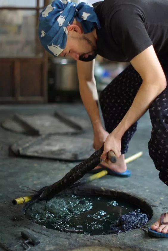 透支信用卡的女孩子,透支买奢侈品的女人