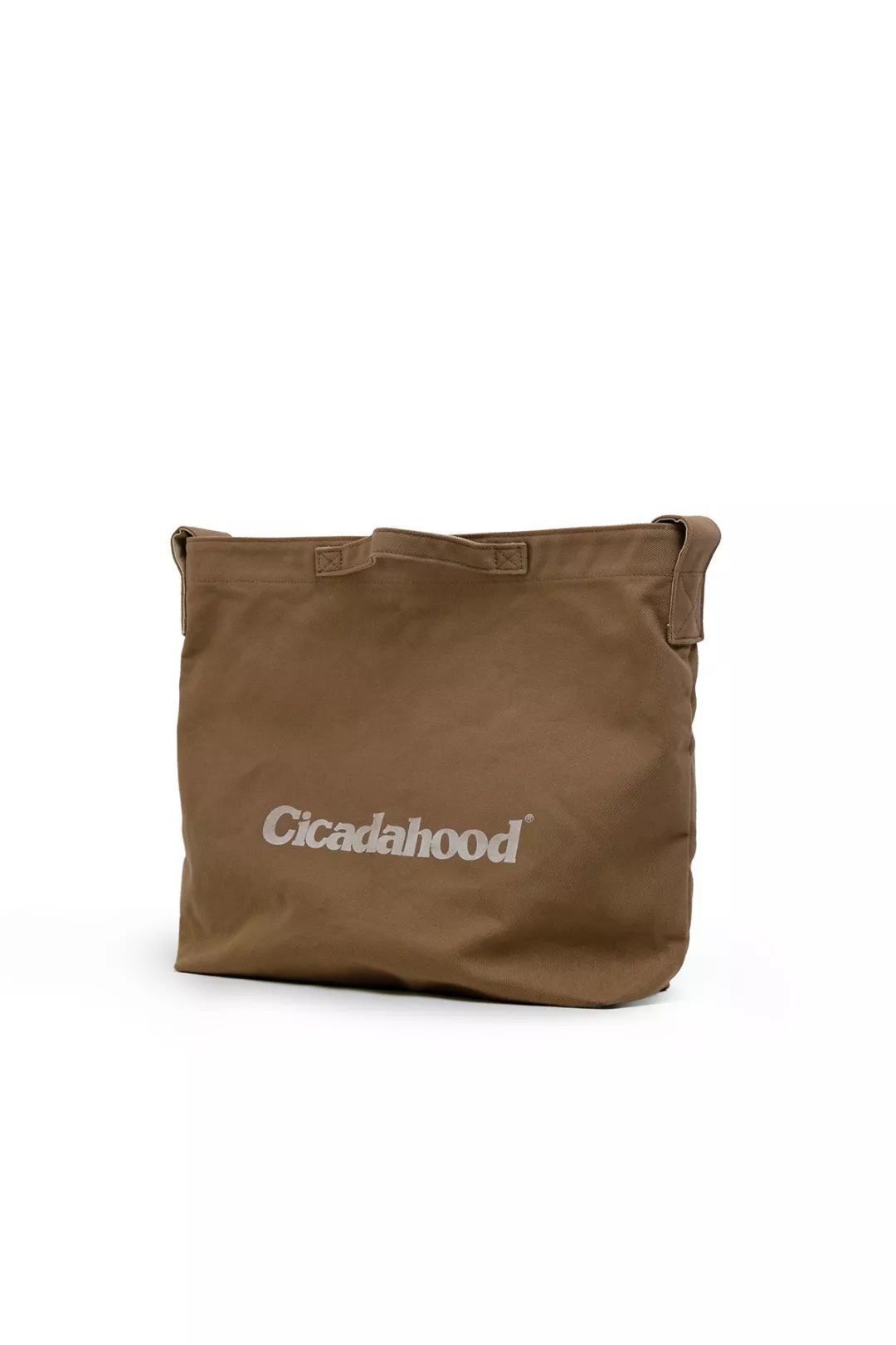 透支信用卡的女孩子,透支买奢侈品的女人