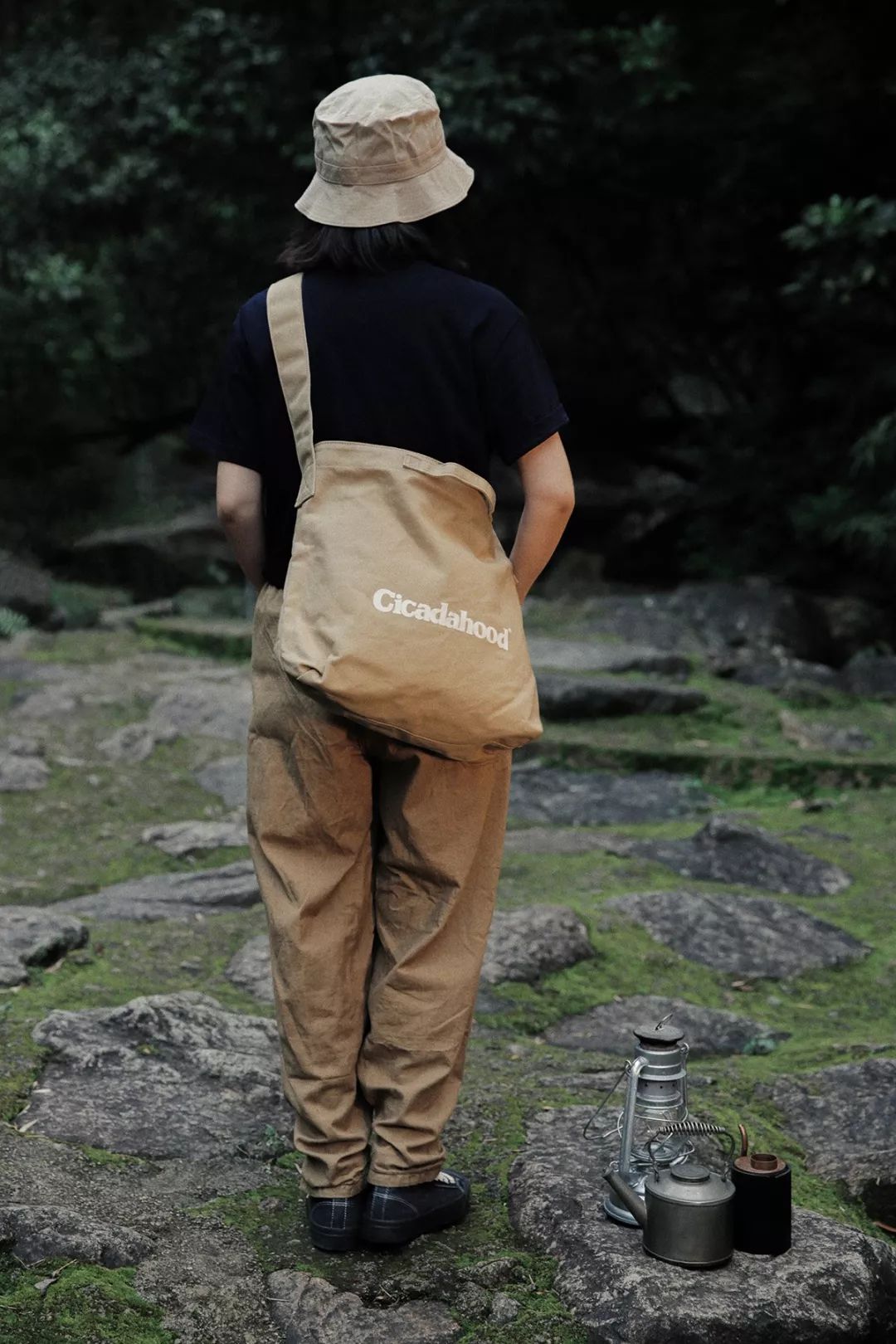 透支信用卡的女孩子,透支买奢侈品的女人