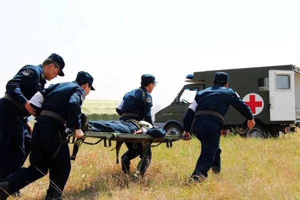 临床烫伤急救处理,医师怎么处理烫伤