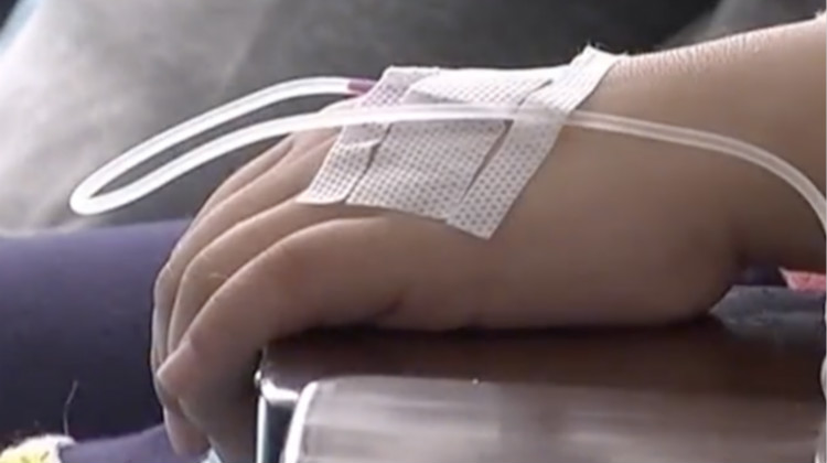 女孩医院打吊针突然死亡,女子颈疼输液后死亡