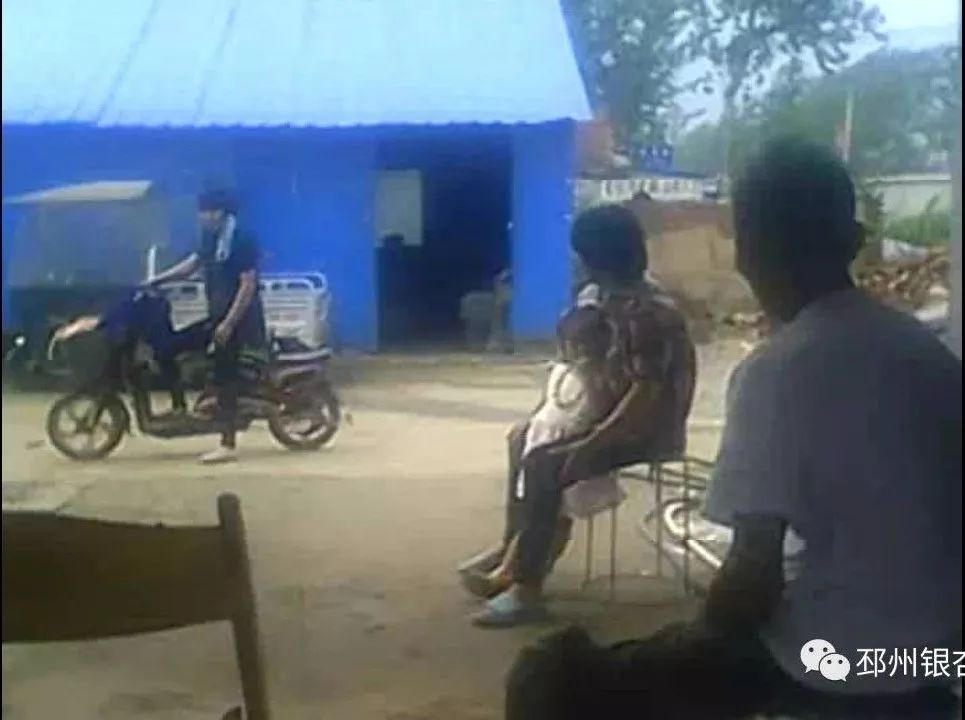 农村臭水沟变成小溪,臭水沟改造成清澈小河