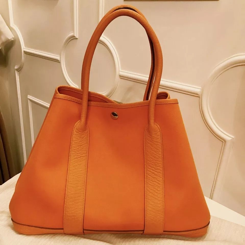 lv和dior哪个值得购买,400元ladydior