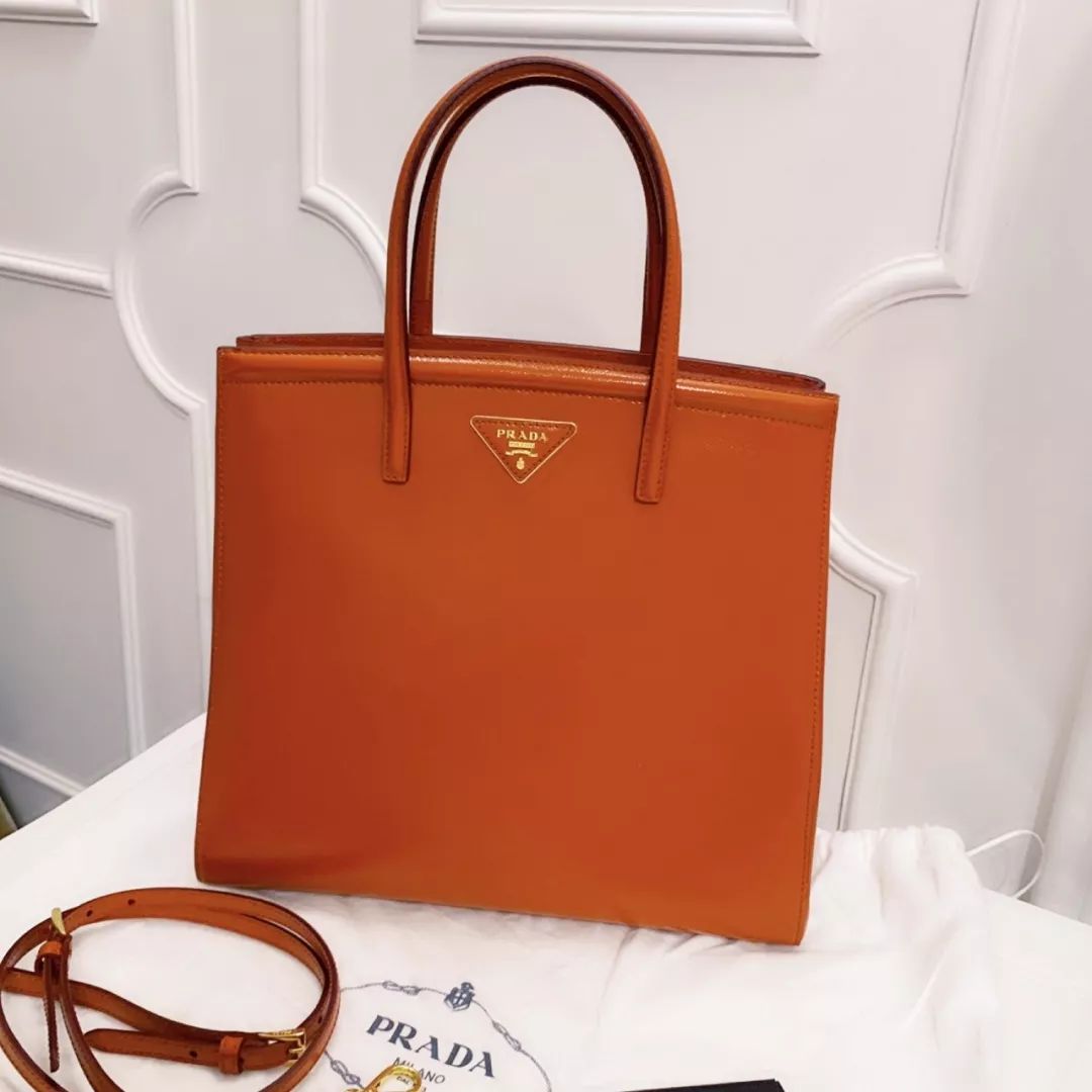 lv和dior哪个值得购买,400元ladydior