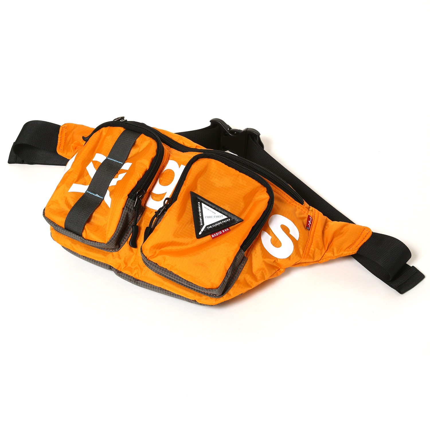 EVA官方周边店又出了一套新服饰，好看极了