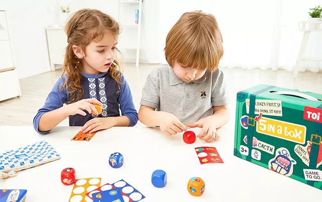 低价拼团丨TOI旅行套装,五款经典桌游,让孩子享受游戏乐趣的同时,还能提高思维力