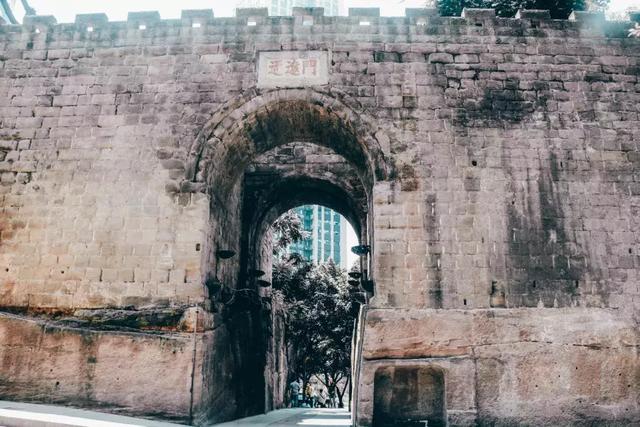 佛山市七星岗闹鬼的真实原因,重庆七星岗闹鬼真相揭秘