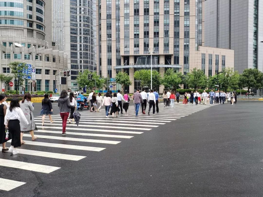 上海浦东新区世纪大道繁华吗,上海浦东世纪大道大转弯