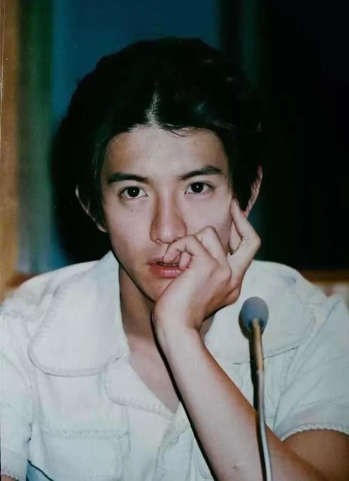 一个东亚偶像工业大佬的离开|沸腾