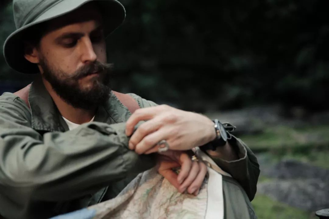 现在的女生找对象不按自身条件找,女孩找对象都看颜值