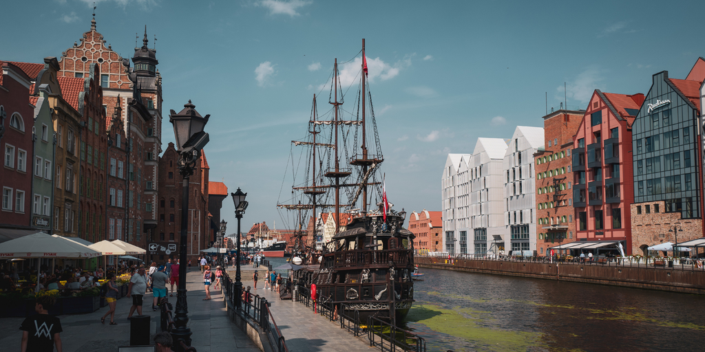 波兰比托姆港口,波兰港口格但斯克冬季封冻期