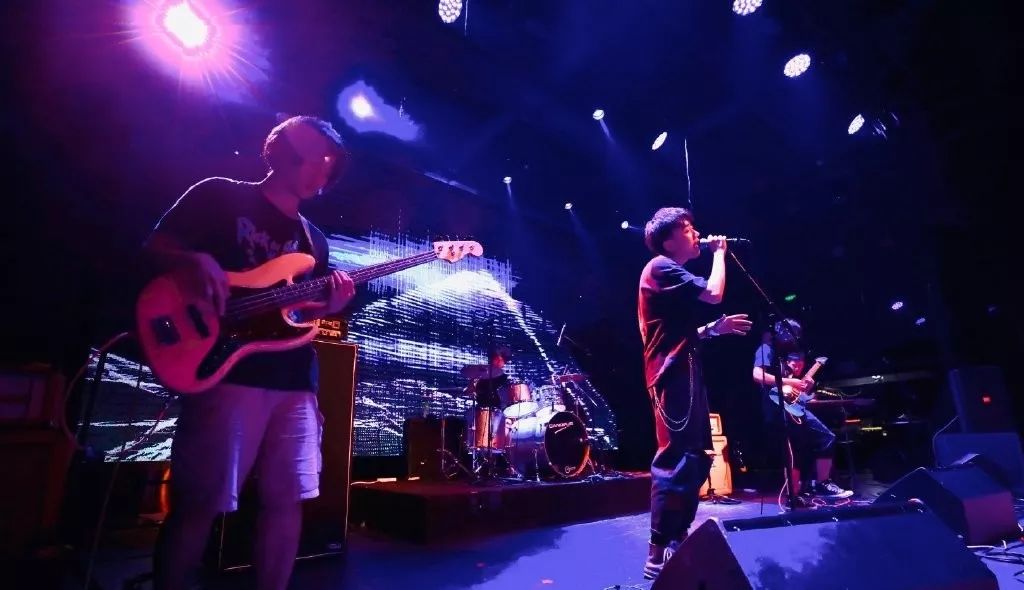 涔愰槦鐜板満livehouse瓒呯噧,鍚勪釜涔愰槦鐨刲ivehouse