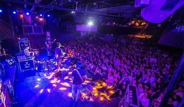 涔愰槦鐜板満livehouse瓒呯噧,鍚勪釜涔愰槦鐨刲ivehouse