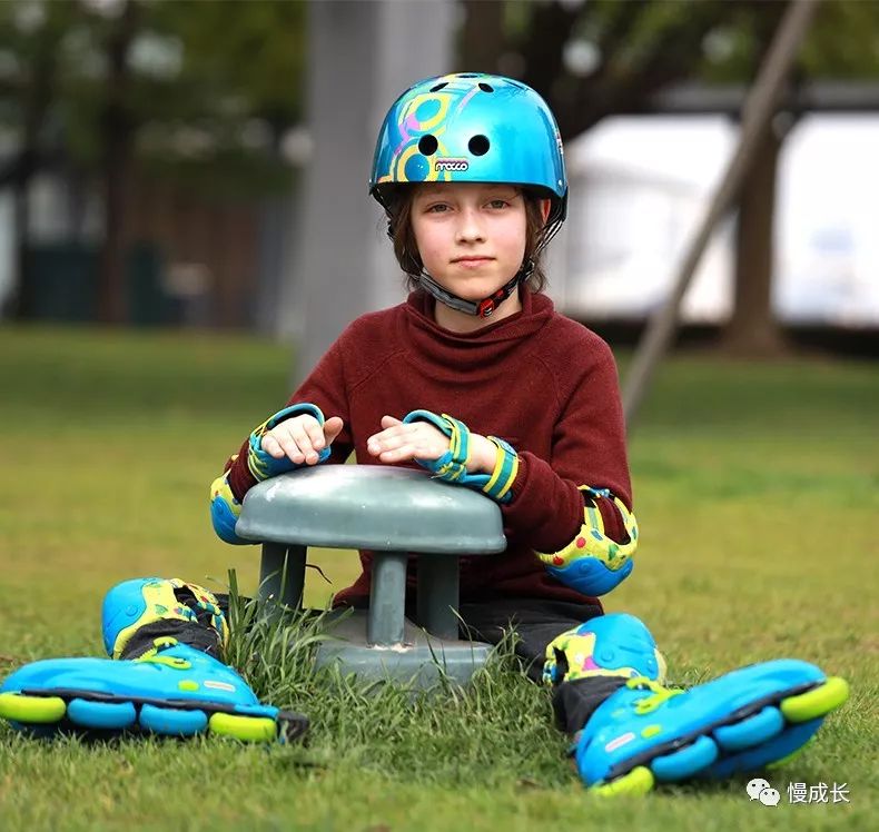 小孩学轮滑有什么好处,孩子学轮滑的好处