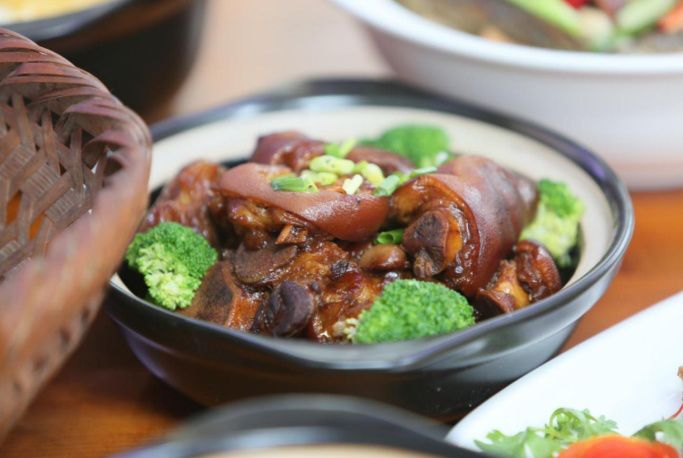 可以大快朵颐的野生溪鱼,矿物质养生的古温泉!杭州这个村还美成一幅画…