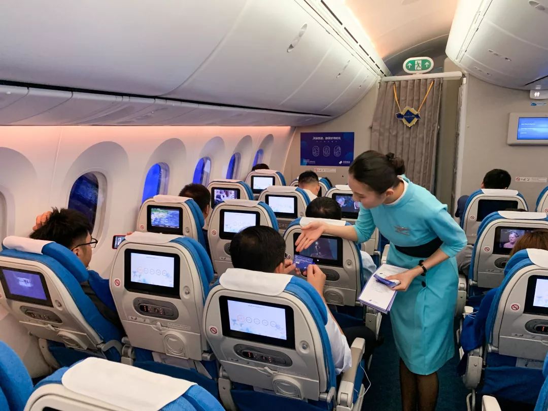 空姐不再冷艳，只因心中有你