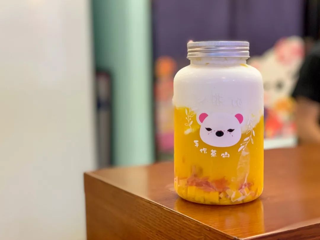 1000只熊爪免费送！这家少女心爆棚的奶茶店，刷爆了仙女们的朋友圈