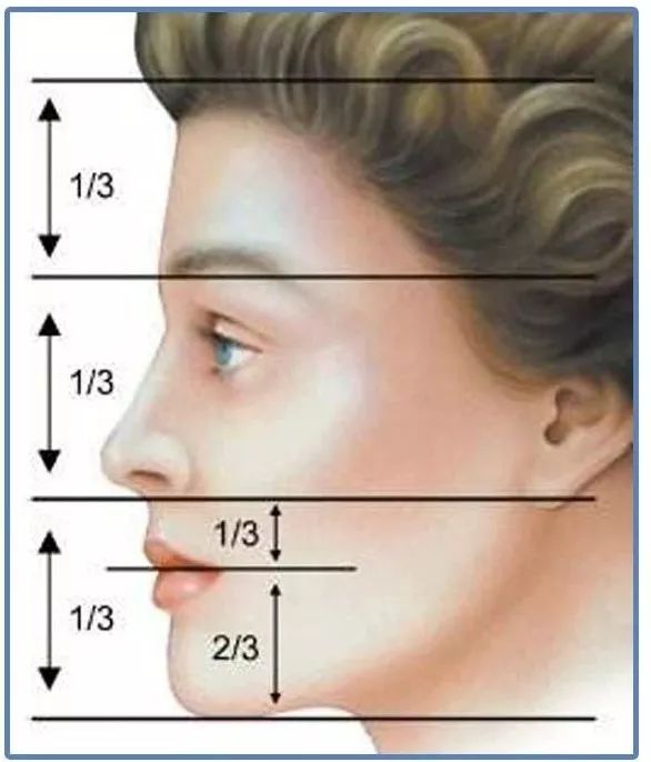 泫雅丰唇后颜值下跌？！但大家都爱这样的“香肠嘴”啊